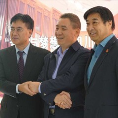 MRCAT猫先生再出手公益，为四川25所小学捐赠MRCAT猫先生高科技钢琴